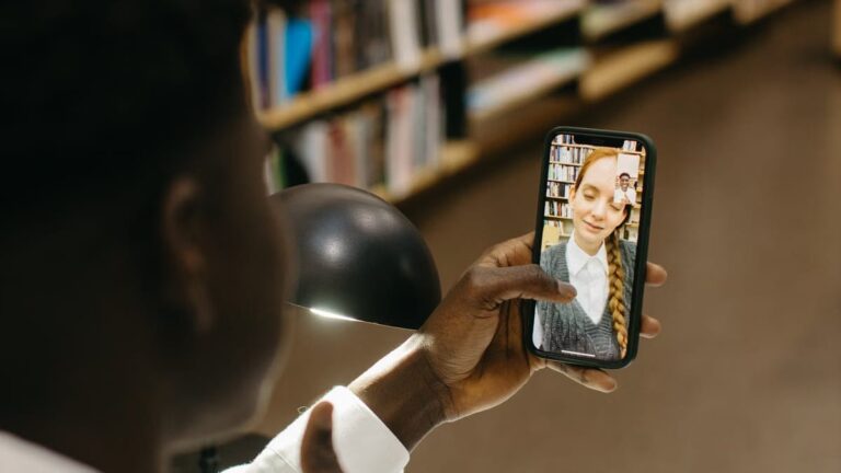 Gen Z en B2B : 5 tactiques digital qui marchent en 2026